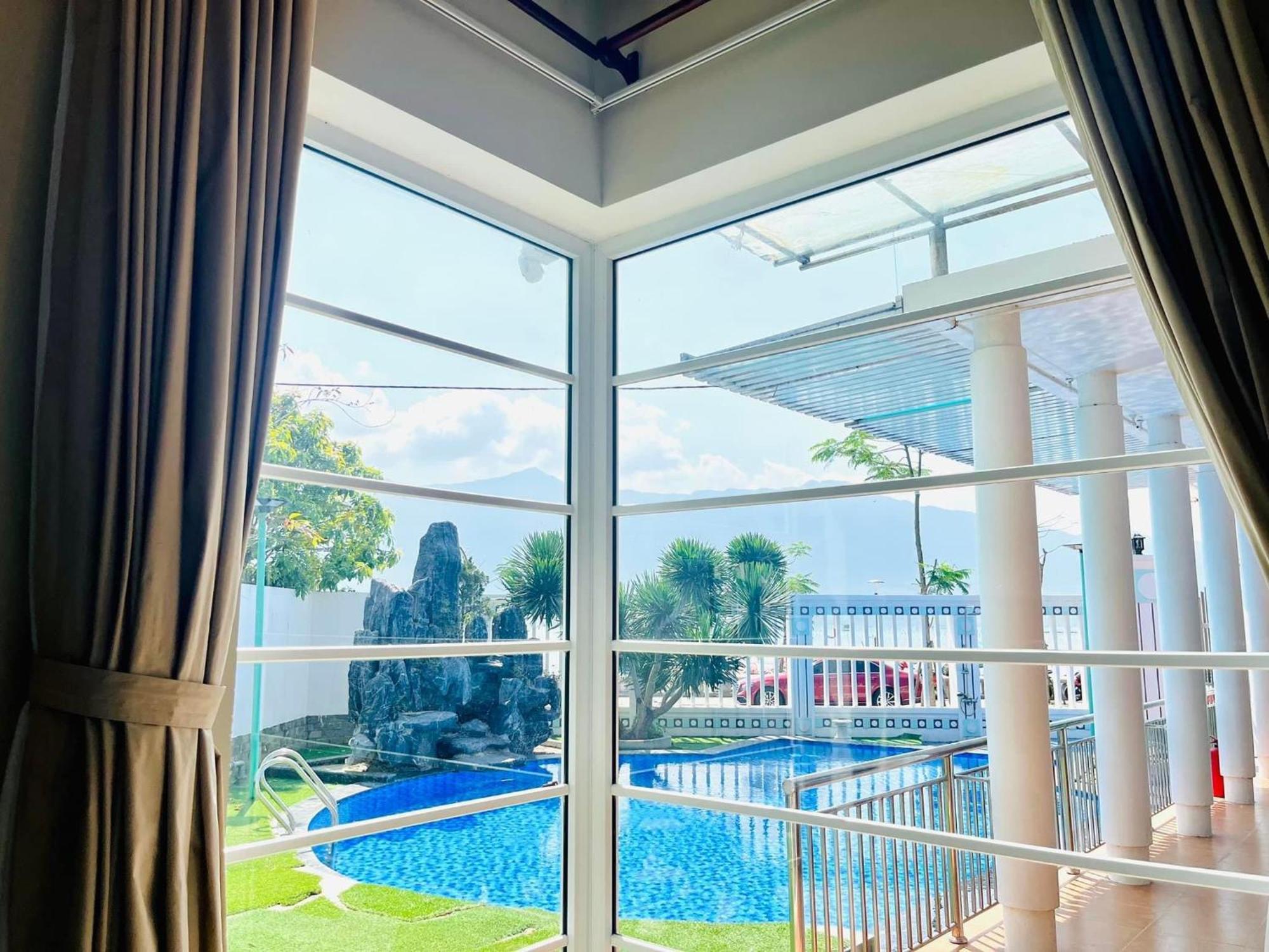 B&H Villa - Villa Has Swimming Pool Lang Co Exterior photo